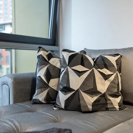 Spacious 2br - Centre - Balcony - Parking Apartment Leeds (West Yorkshire)