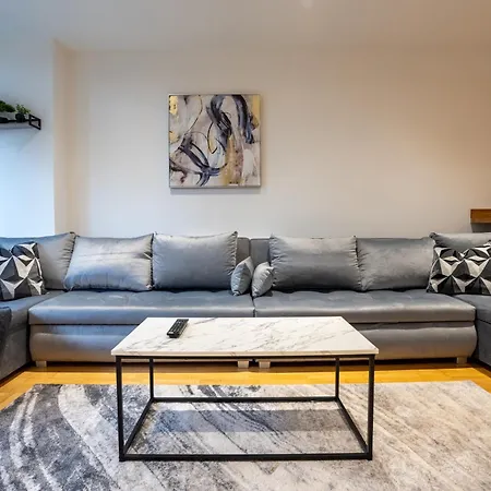 Spacious 2br - Centre - Balcony - Parking * Leeds (West Yorkshire)