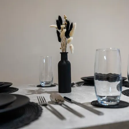 Spacious 2br - Centre - Balcony - Parking Apartment Leeds (West Yorkshire)