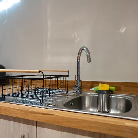 Spacious 2br - Centre - Balcony - Parking *