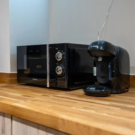 Apartment Spacious 2br - Centre - Balcony - Parking