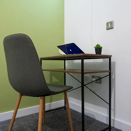 Spacious 2br - Centre - Balcony - Parking * Leeds (West Yorkshire)