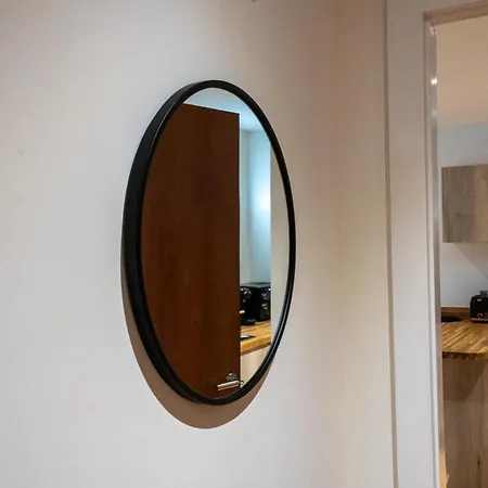 Spacious 2br - Centre - Balcony - Parking Apartment