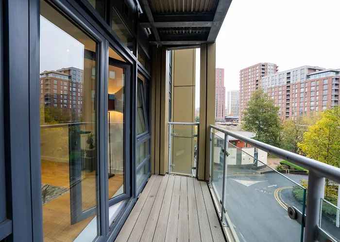 Апартаменти Spacious 2br - Centre - Balcony - Parking