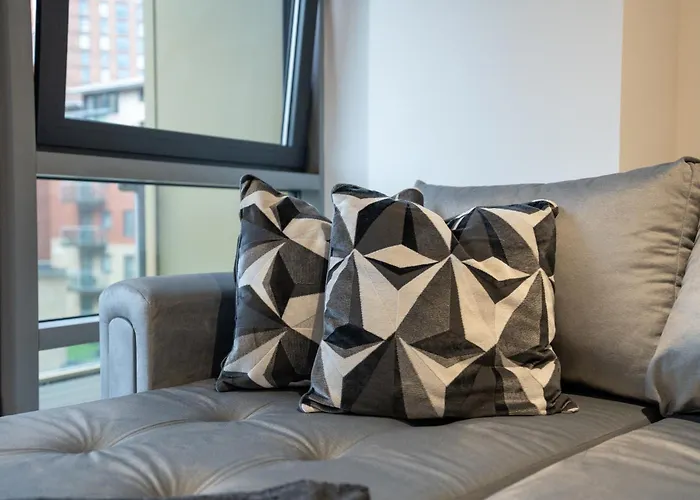 Spacious 2br - Centre - Balcony - Parking Apartment Leeds (West Yorkshire)