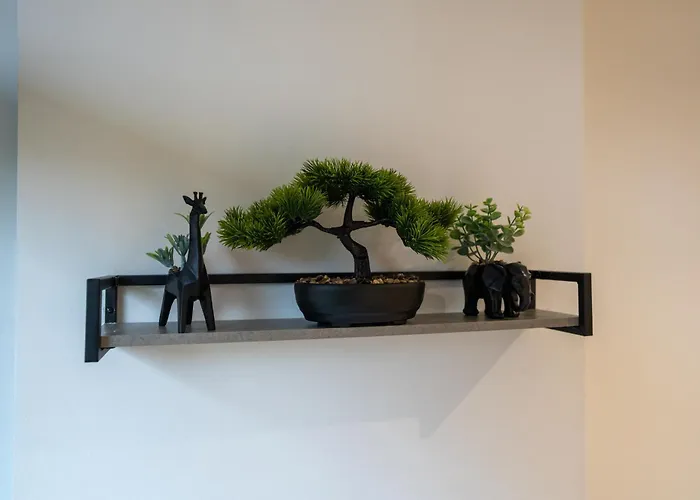 Spacious 2br - Centre - Balcony - Parking Апартаменти