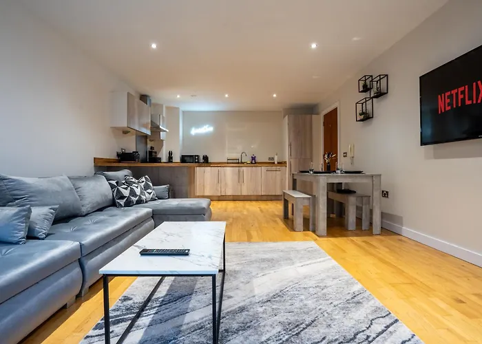 Apartment Spacious 2br - Centre - Balcony - Parking *