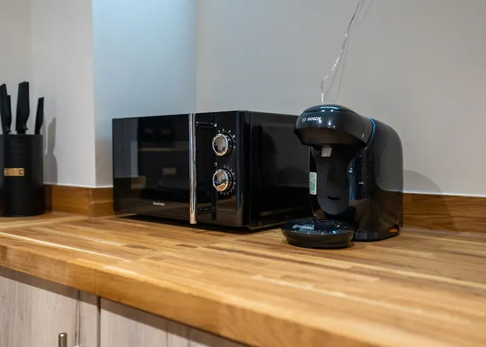 Apartment Spacious 2br - Centre - Balcony - Parking