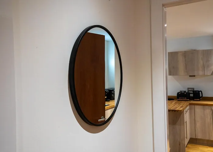 Spacious 2br - Centre - Balcony - Parking Apartment