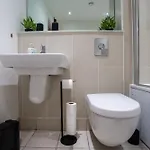Spacious 2br - Centre - Balcony - Parking