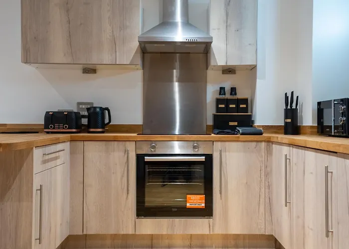 Spacious 2br - Centre - Balcony - Parking